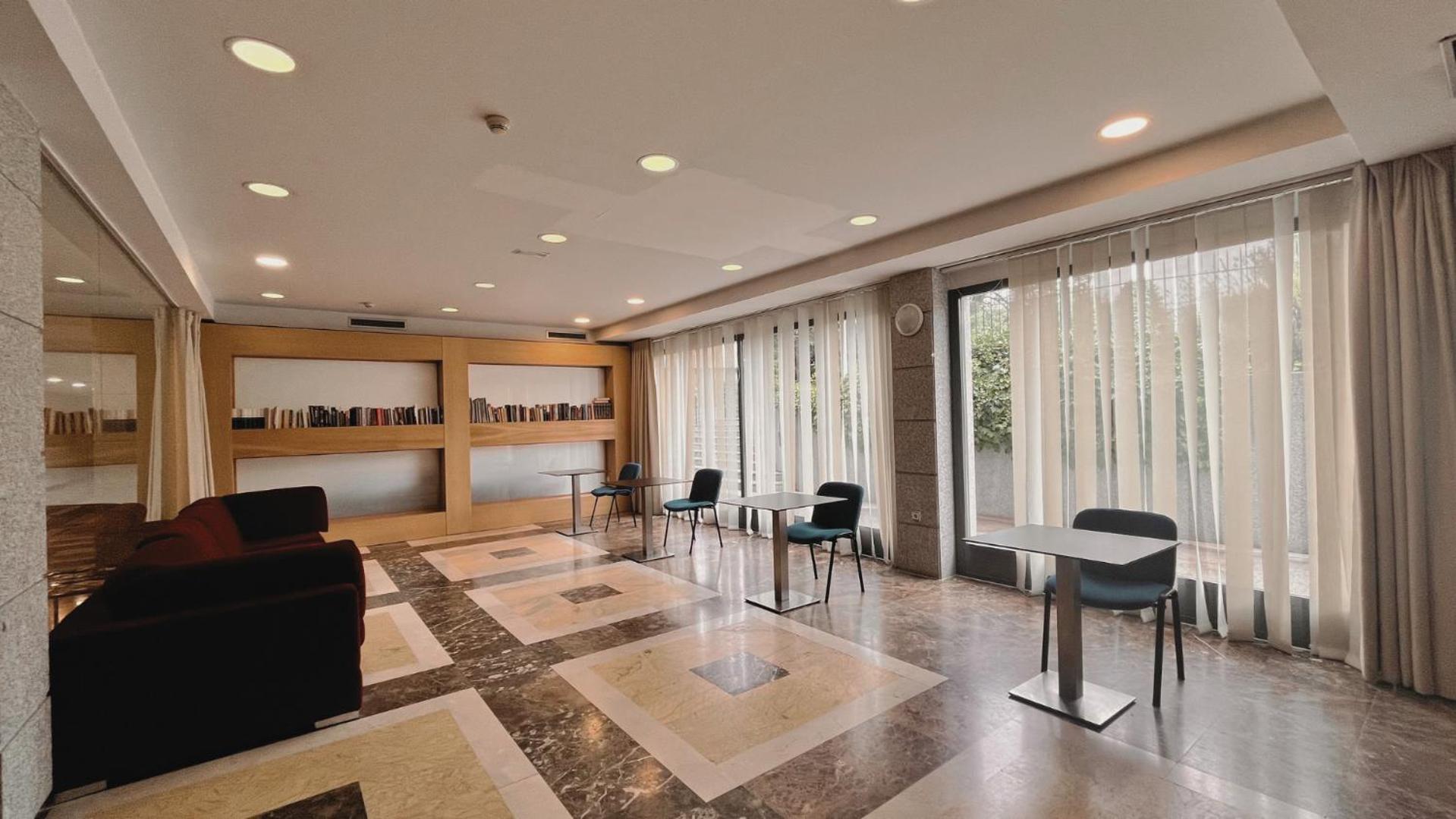 Hotel-Apartamentos Tartesos Лас Росас де Мадрид Екстериор снимка